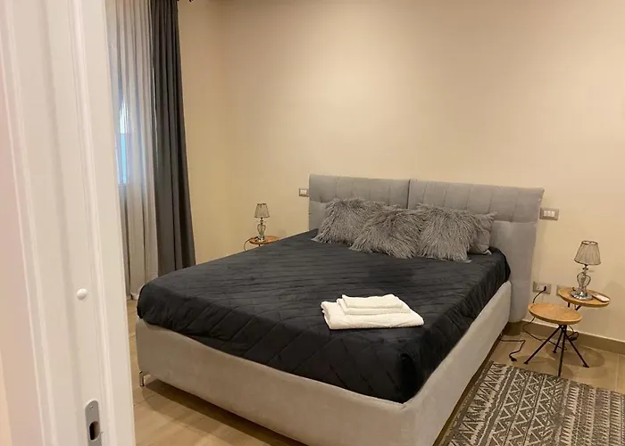 Gallia 60 Guest House