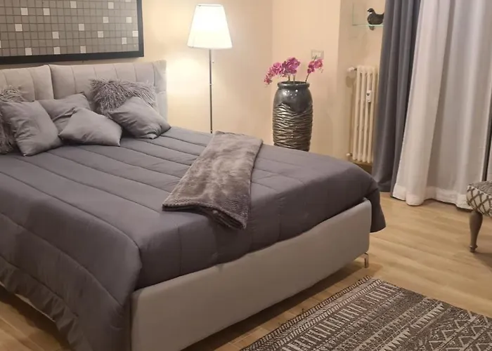 Gallia 60 Guest House